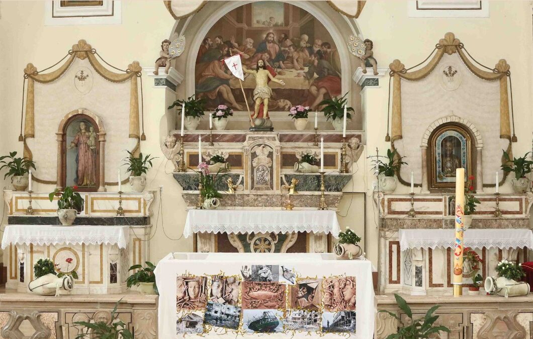 La tovaglia d’altare di Giuseppe Pirozzi per la Pasqua 2023 a Castronuovo Sant’Andrea